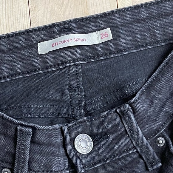 Levi’s 811 Curvy Skinny Jean In Black Discontinued - Picture 13 of 16